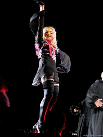 Madonna (April 2004 - November 2010), Page 90
